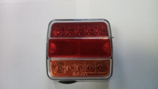 Utánfutó hátsó lámpa kicsi led-es rendszámvilágítással 4 FUNKCIÓS
